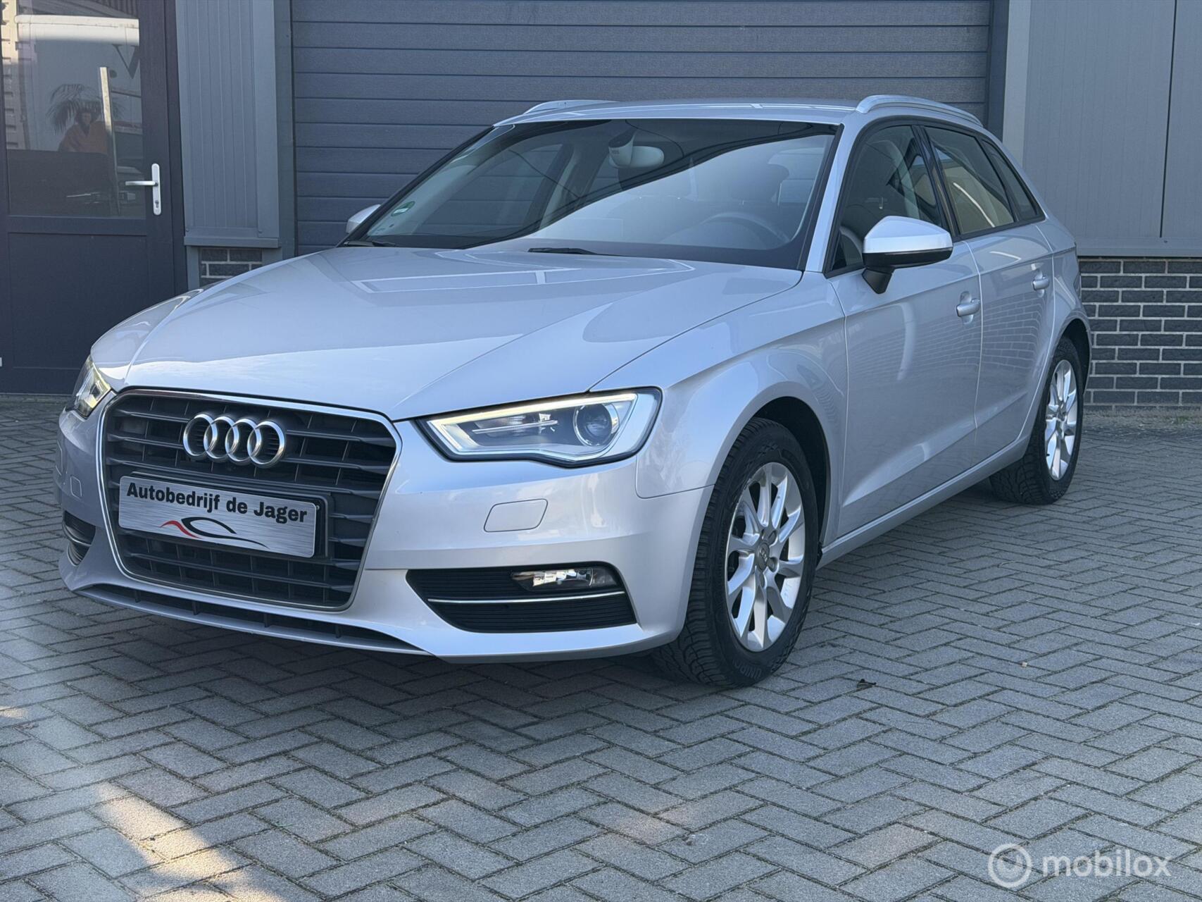 Audi A3 Sportback 1.4 TFSI Ambition/ O. HISTORIE/ NAV./ APK 2014 - voorkant