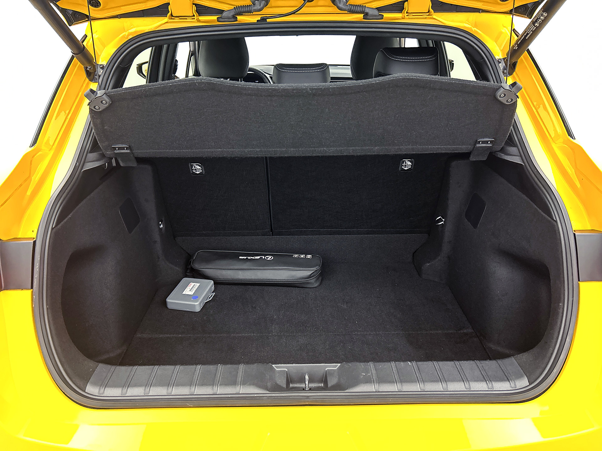 Foto van Lexus Lexus LBX