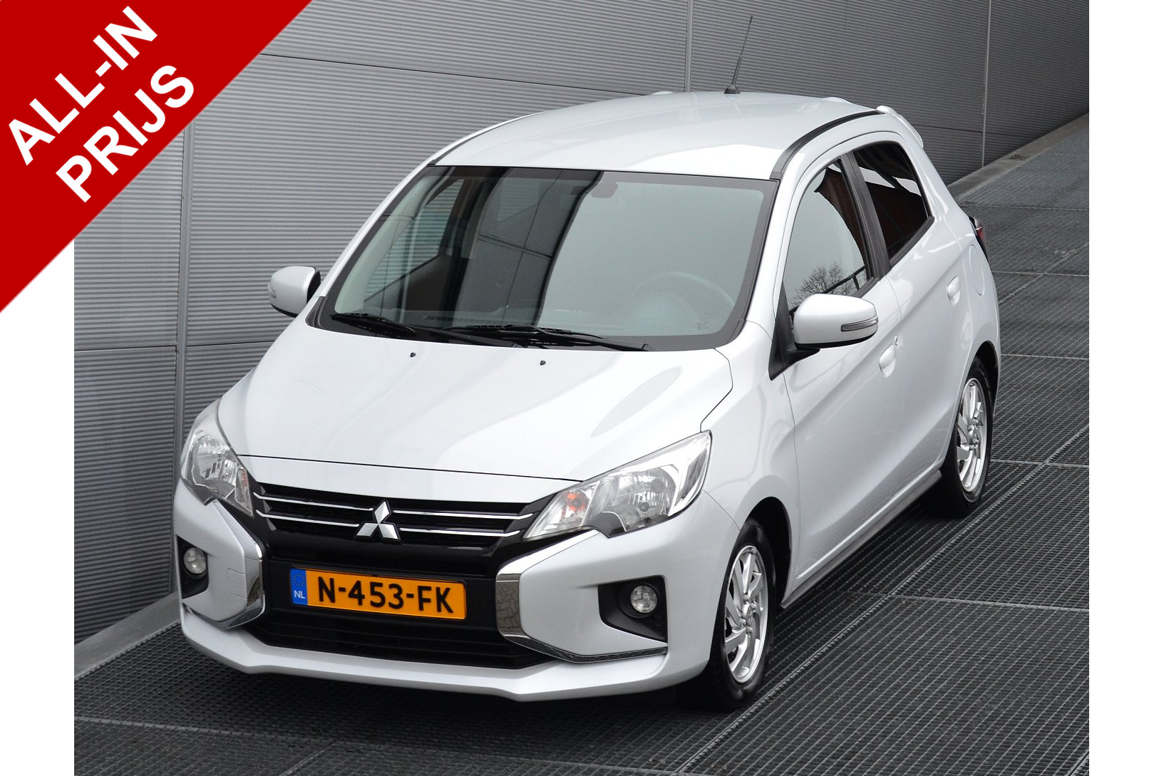 Mitsubishi Space Star 1.2 Nova 2021 - voorkant