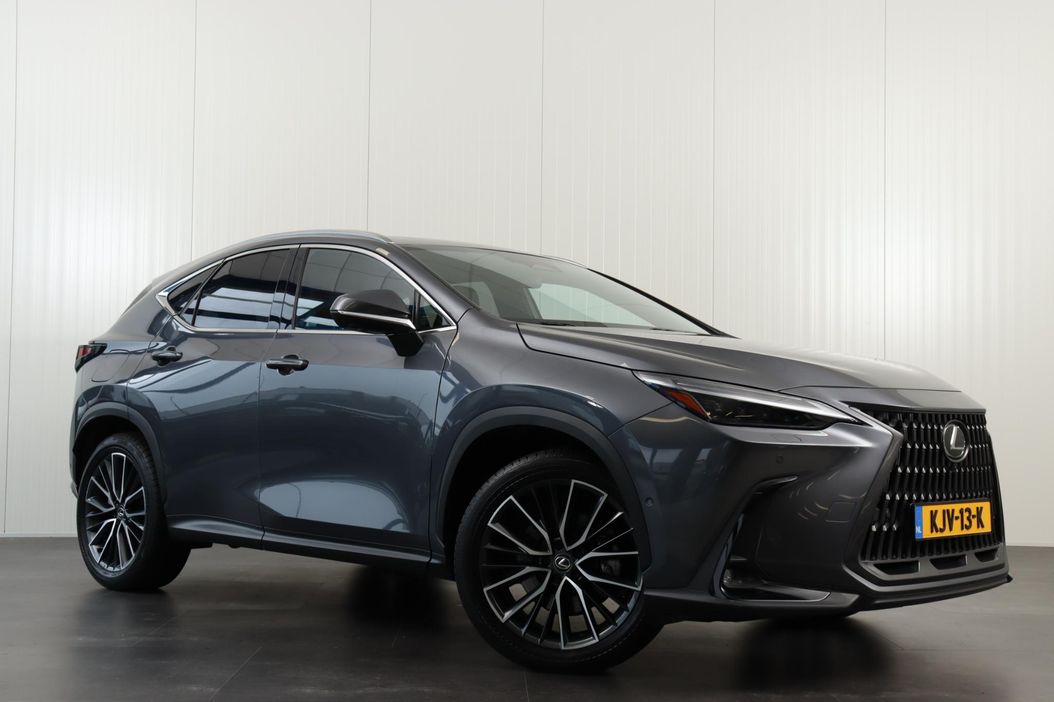 Foto van Lexus Lexus Nx450h+