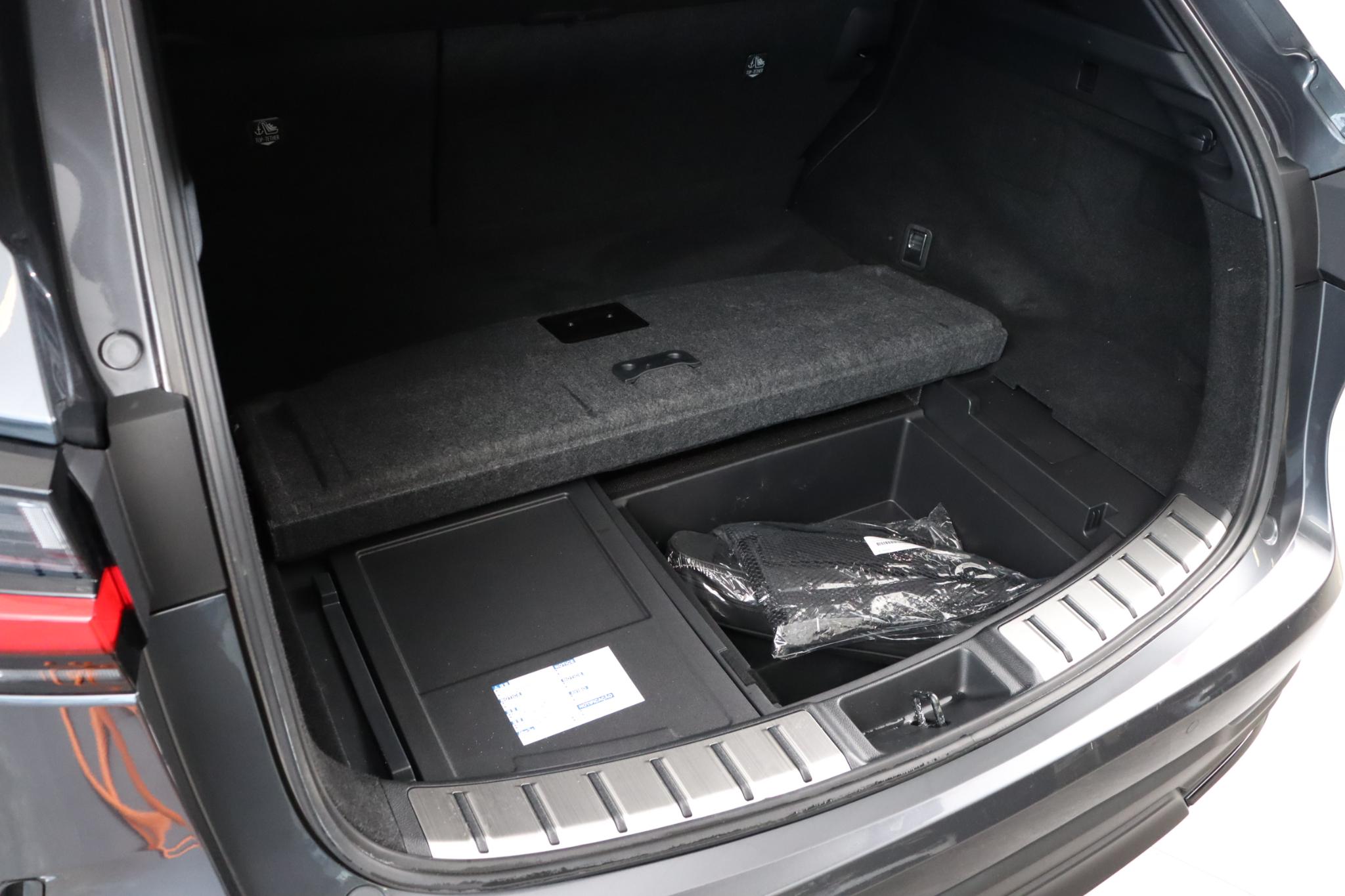 Foto van Lexus Lexus Nx450h+