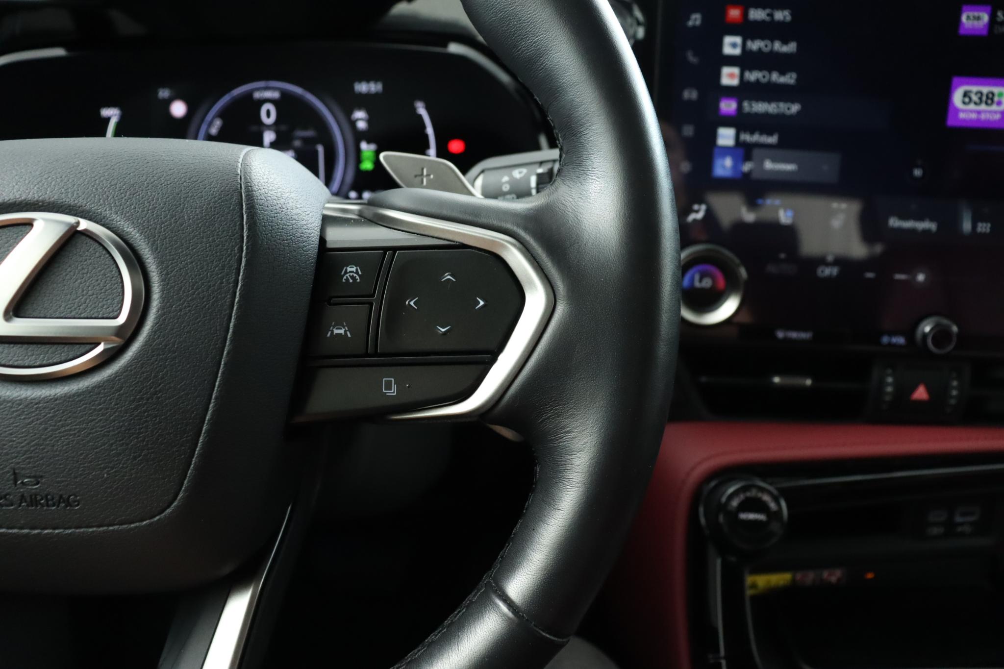 Foto van Lexus Lexus Nx450h+