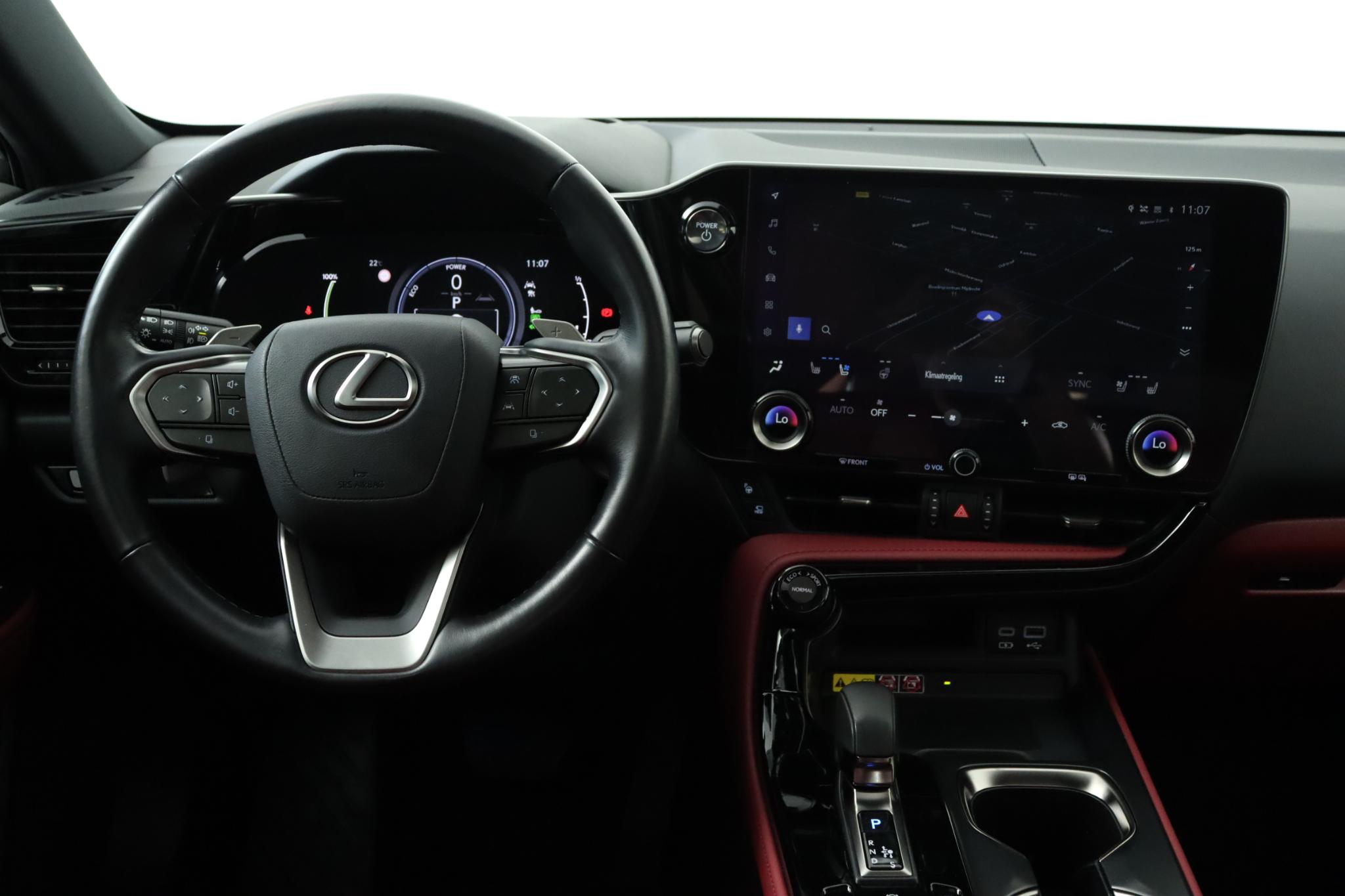 Foto van Lexus Lexus Nx450h+
