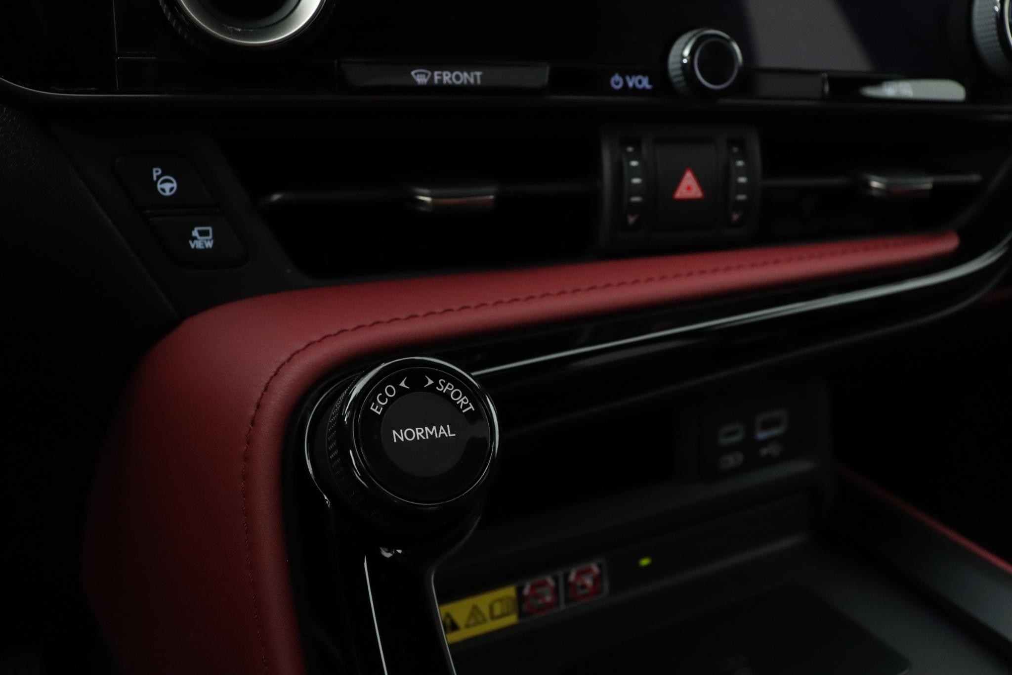 Foto van Lexus Lexus Nx450h+