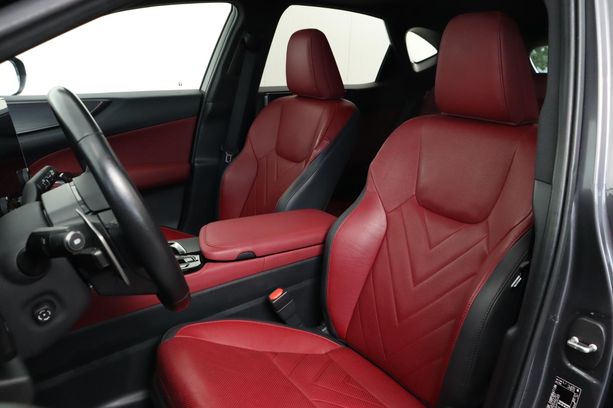 Foto van Lexus Lexus Nx450h+