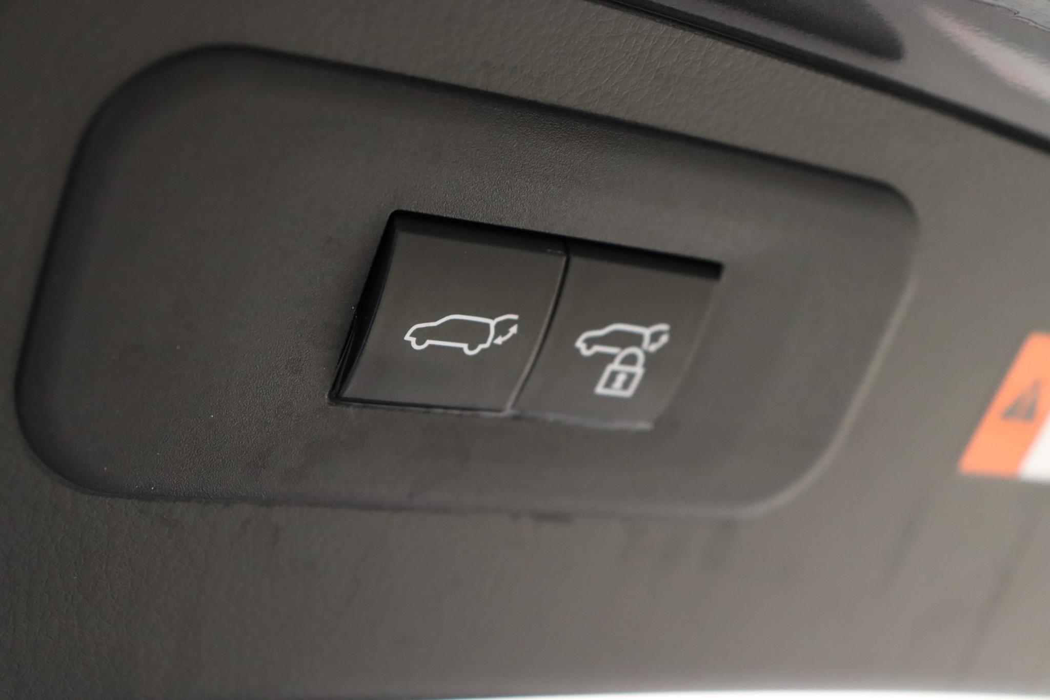 Foto van Lexus Lexus Nx450h+