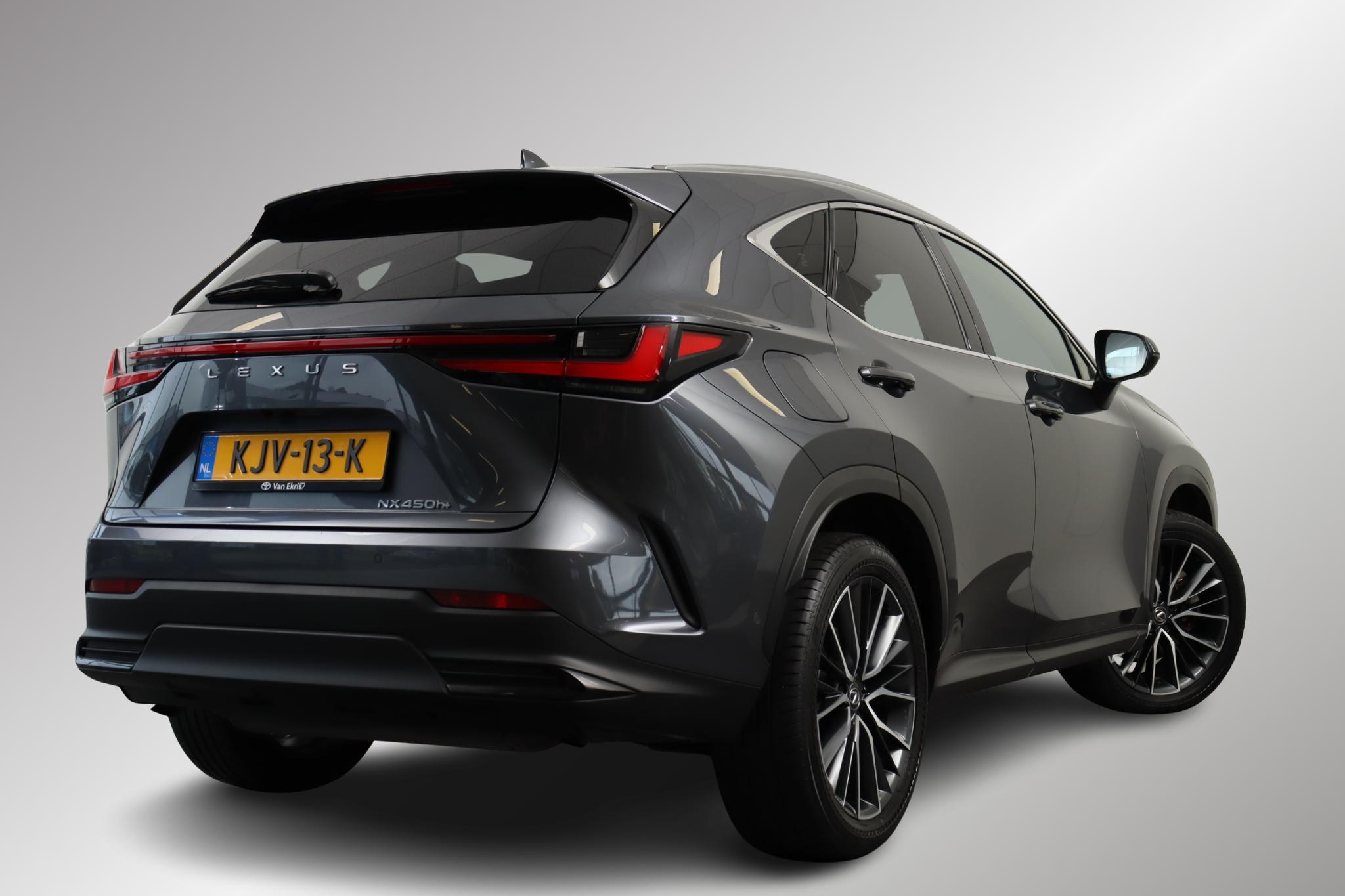 Foto van Lexus Lexus Nx450h+