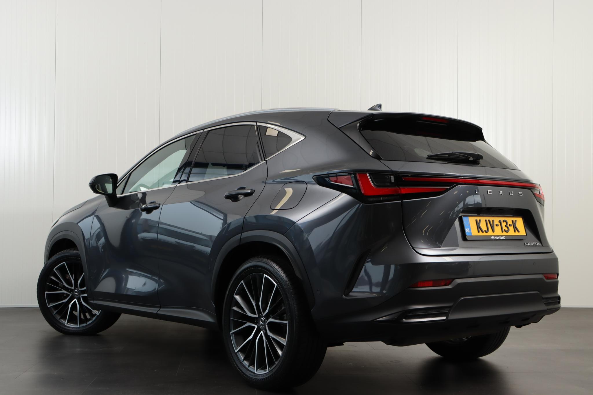 Foto van Lexus Lexus Nx450h+