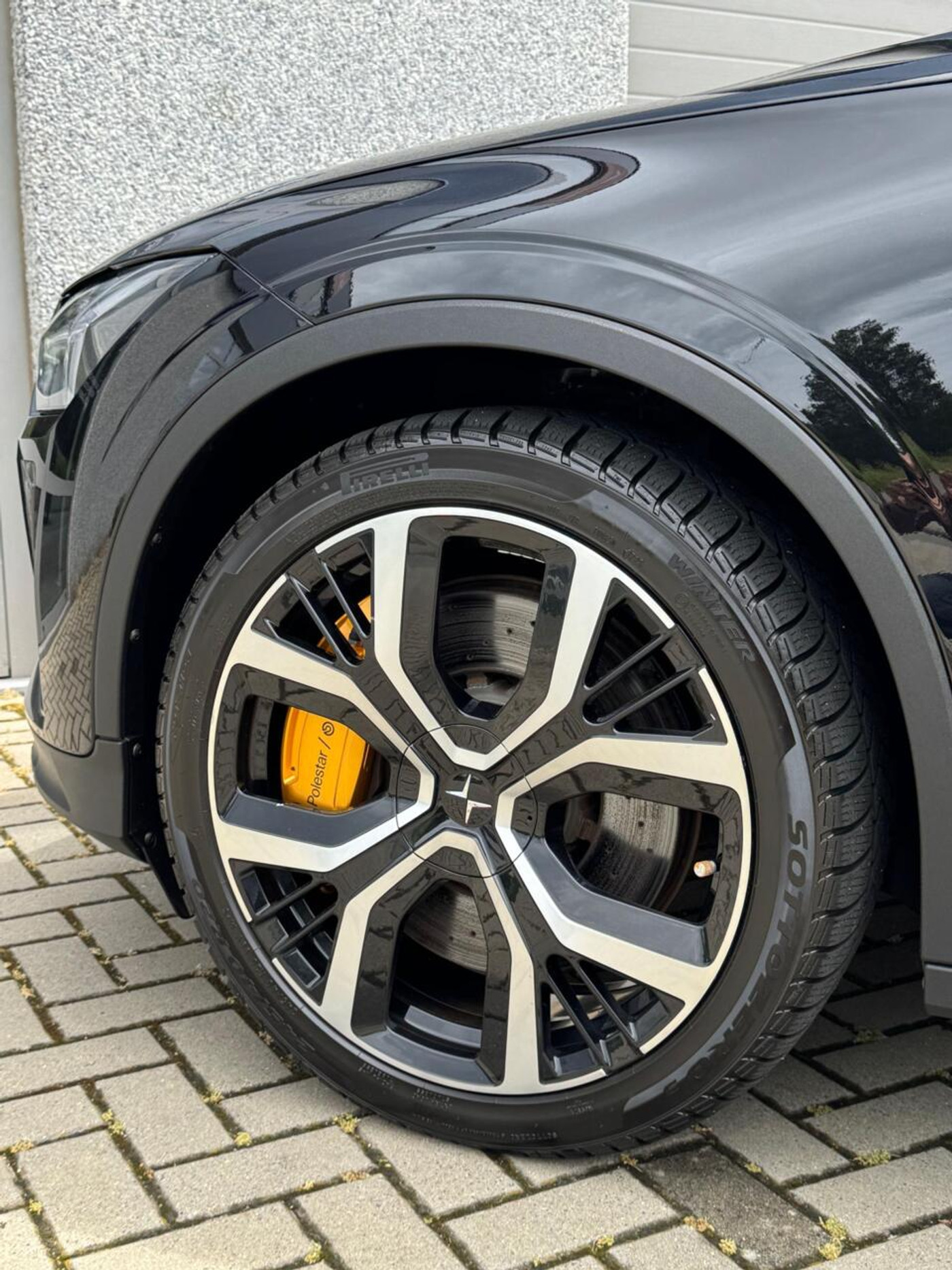 Foto van Polestar 2