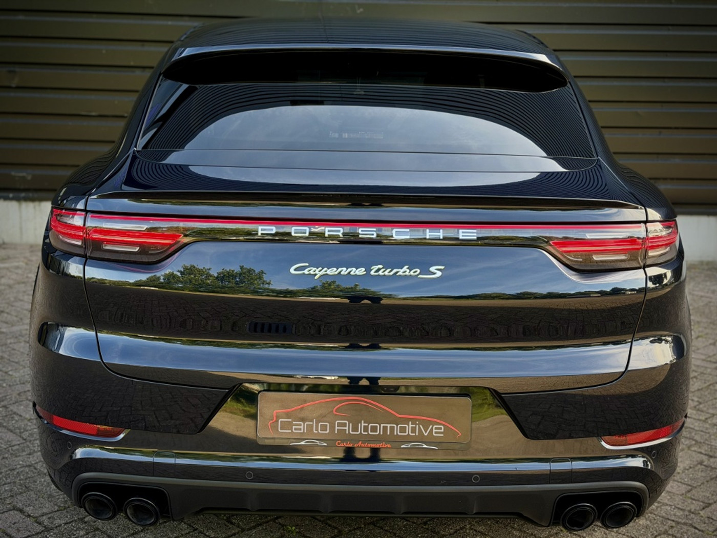 Foto van Porsche Cayenne Turbo S E-hybrid