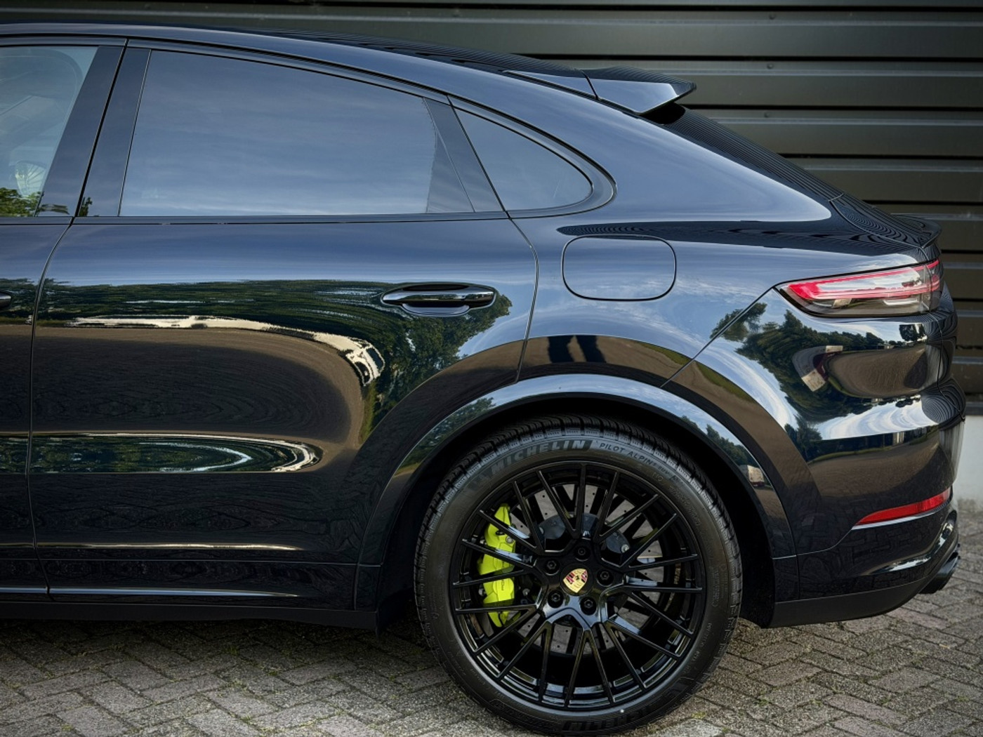 Foto van Porsche Cayenne Turbo S E-hybrid