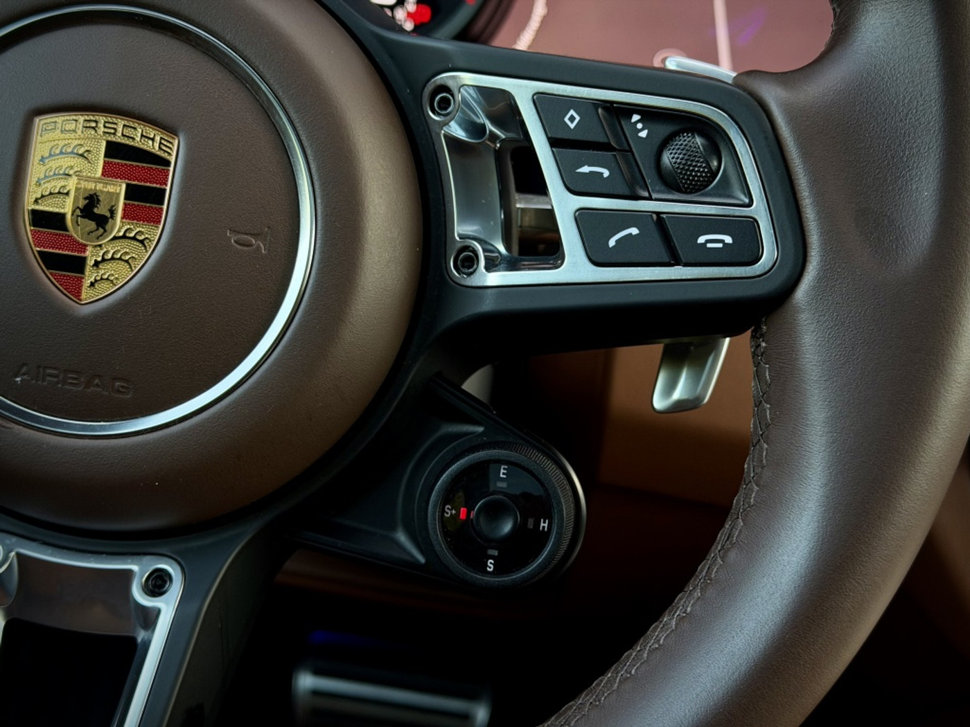 Foto van Porsche Cayenne Turbo S E-hybrid