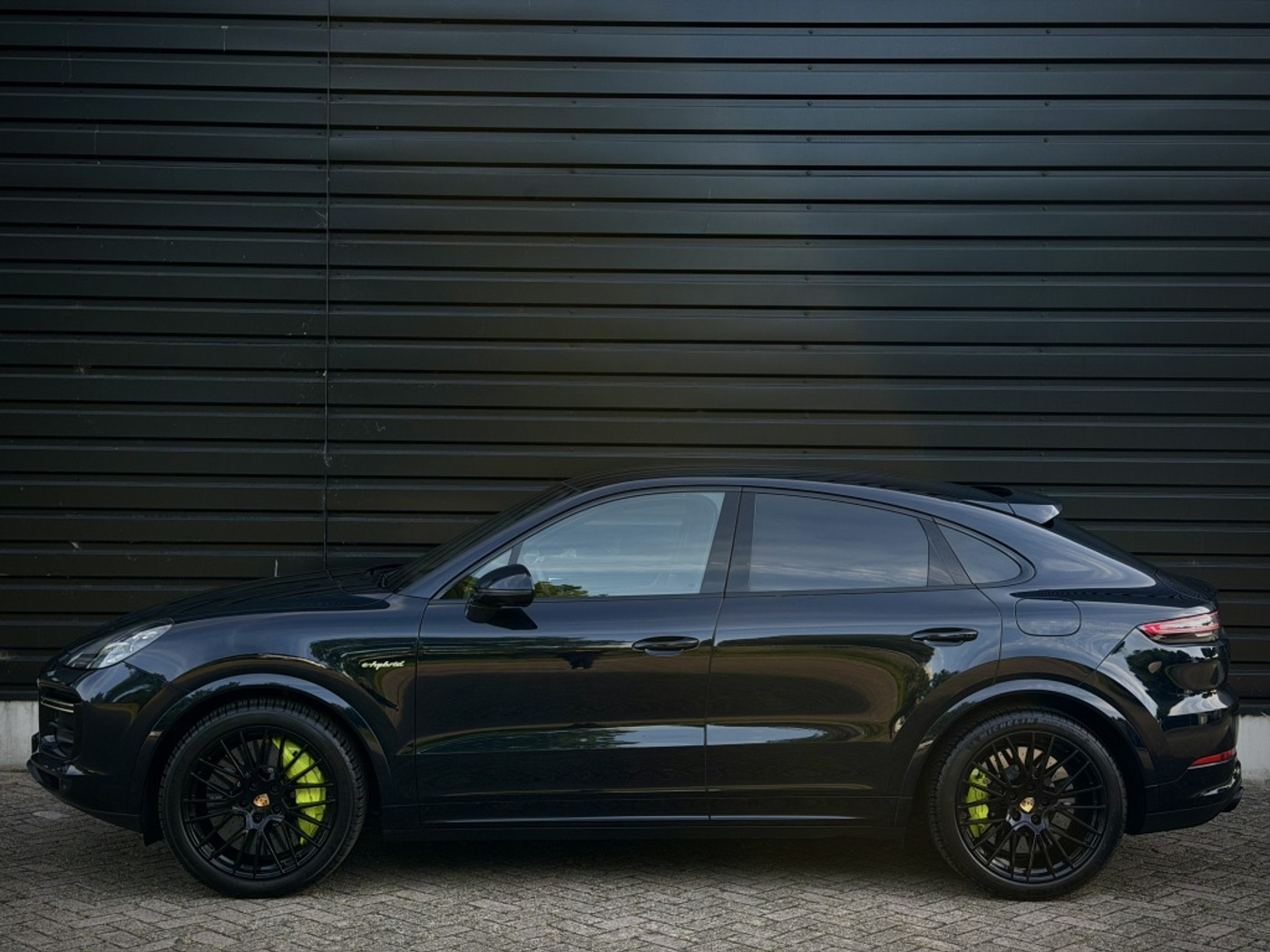 Foto van Porsche Cayenne Turbo S E-hybrid
