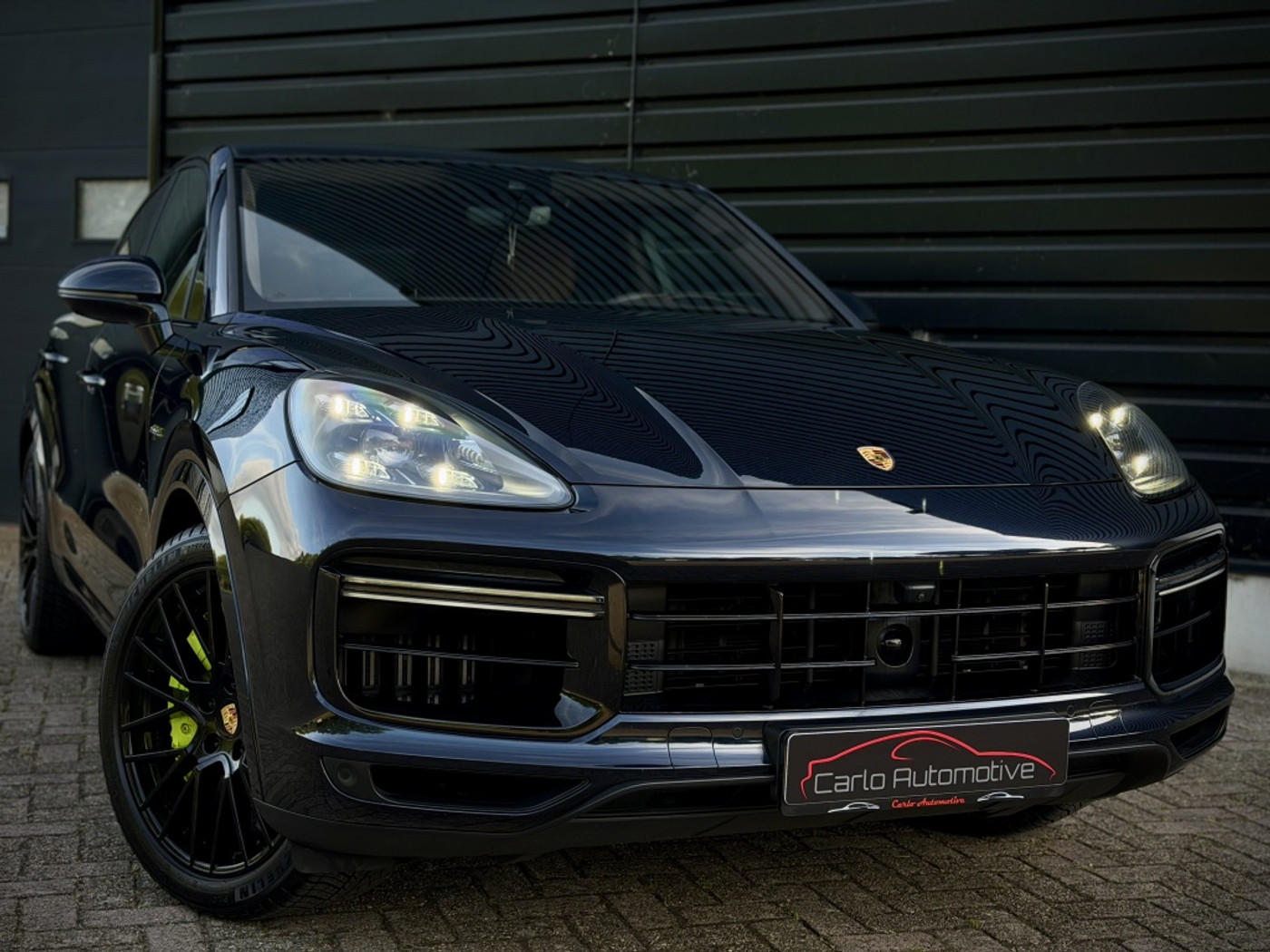 Foto van Porsche Cayenne Turbo S E-hybrid