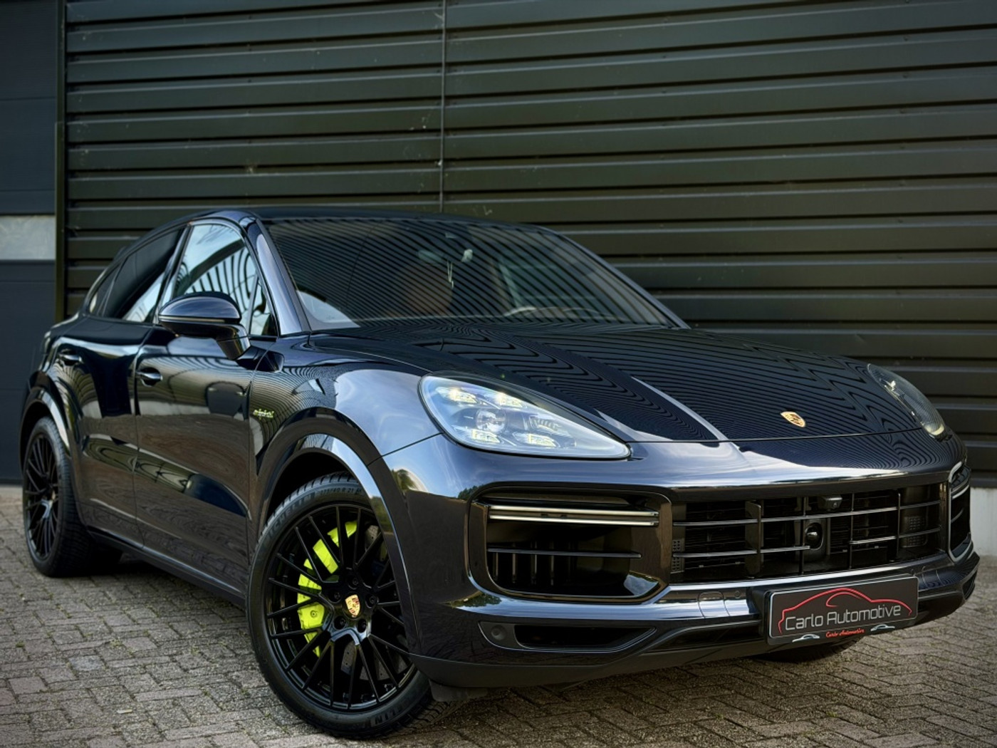 Foto van Porsche Cayenne Turbo S E-hybrid