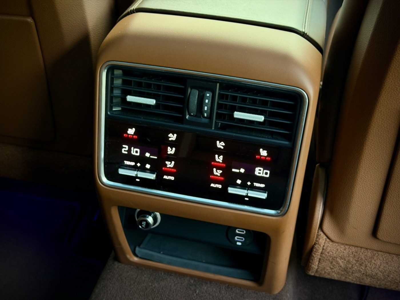 Foto van Porsche Cayenne Turbo S E-hybrid
