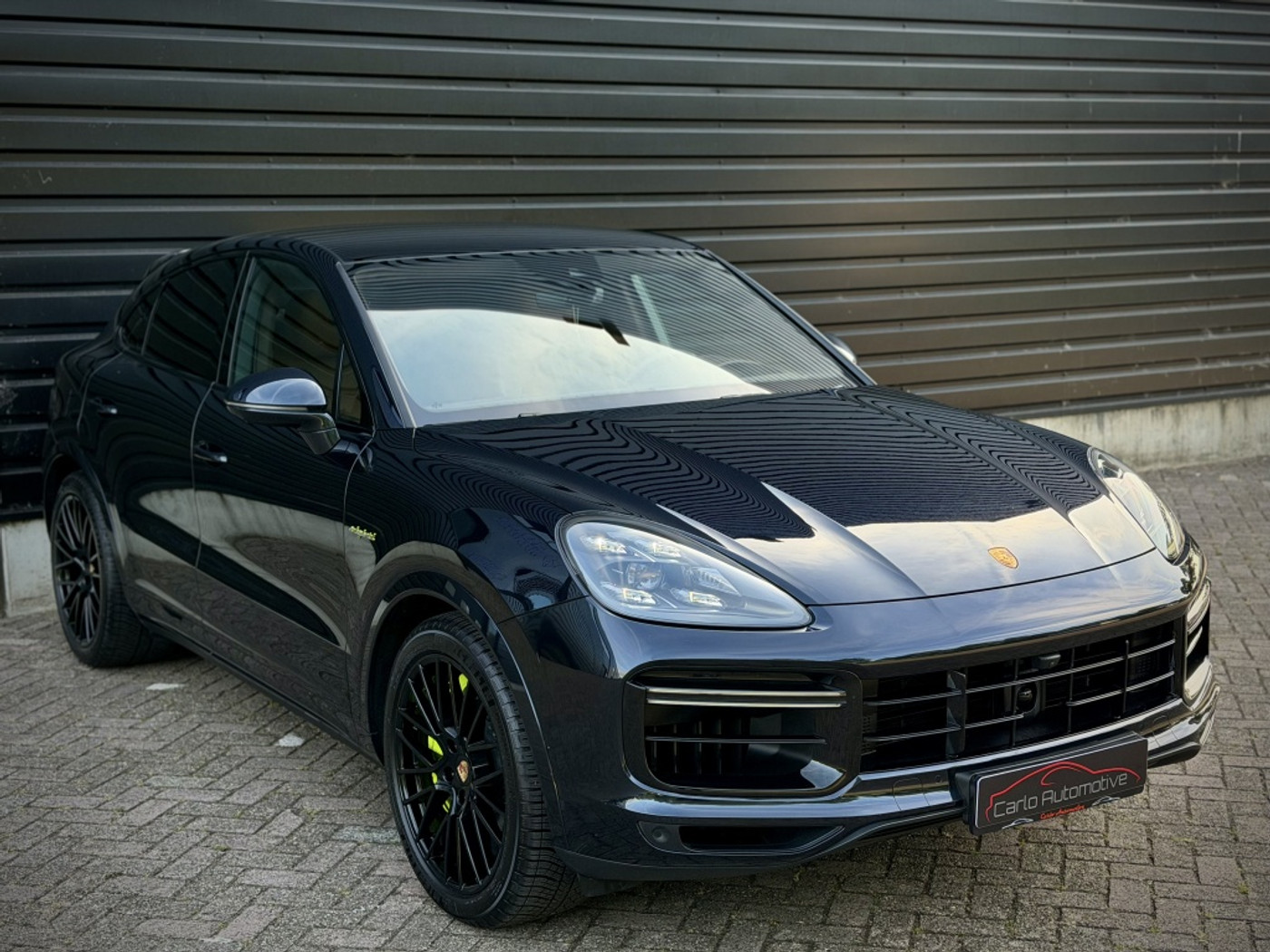 Foto van Porsche Cayenne Turbo S E-hybrid