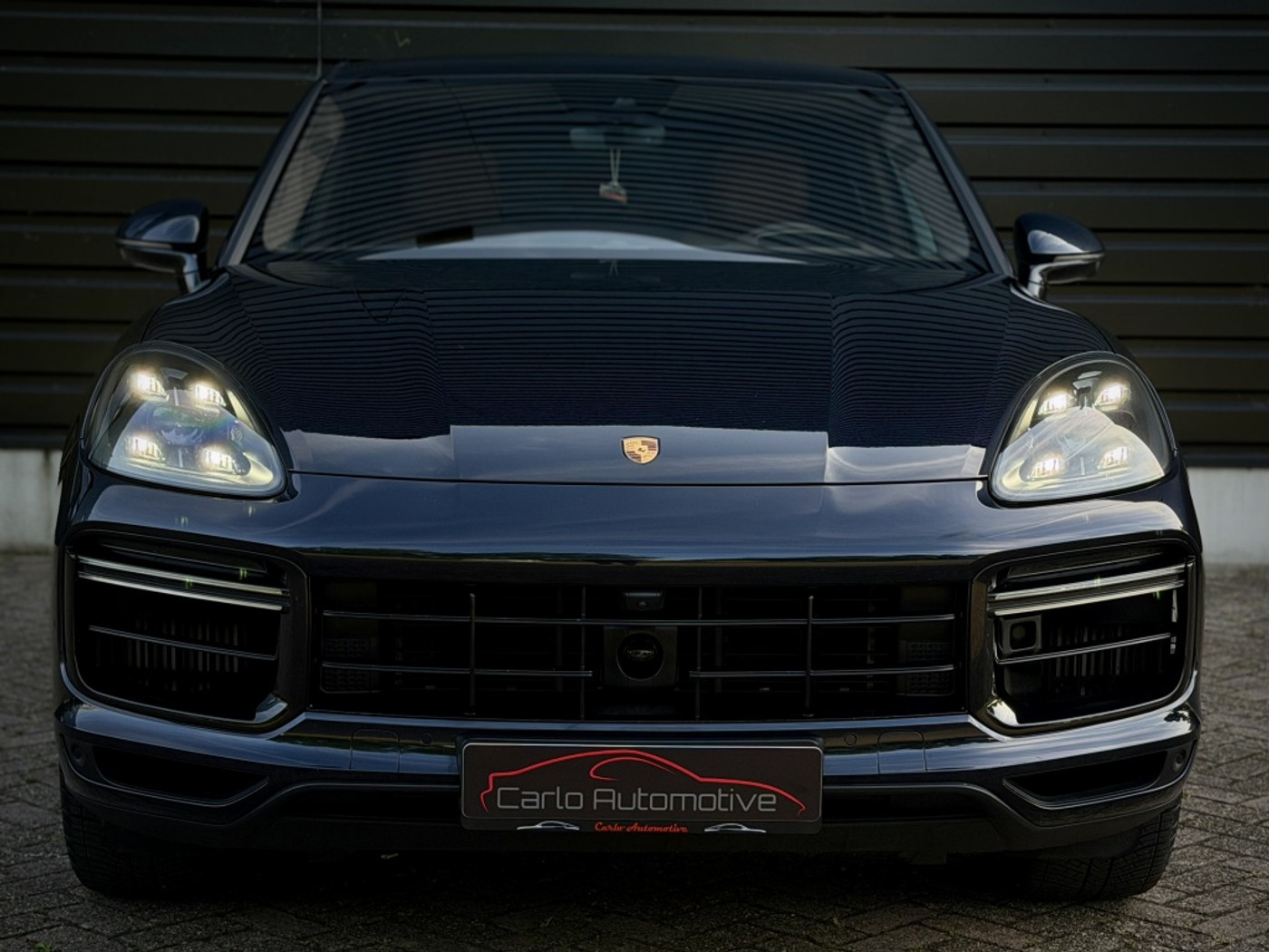 Foto van Porsche Cayenne Turbo S E-hybrid