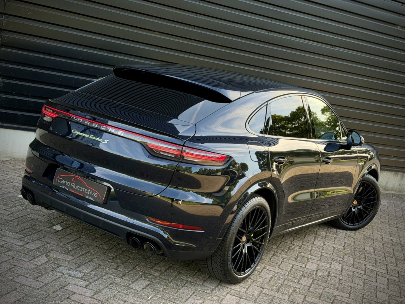 Foto van Porsche Cayenne Turbo S E-hybrid