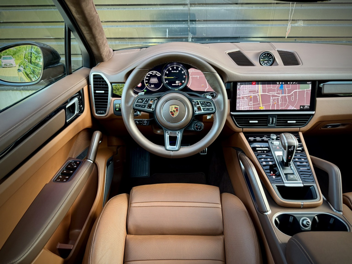 Foto van Porsche Cayenne Turbo S E-hybrid