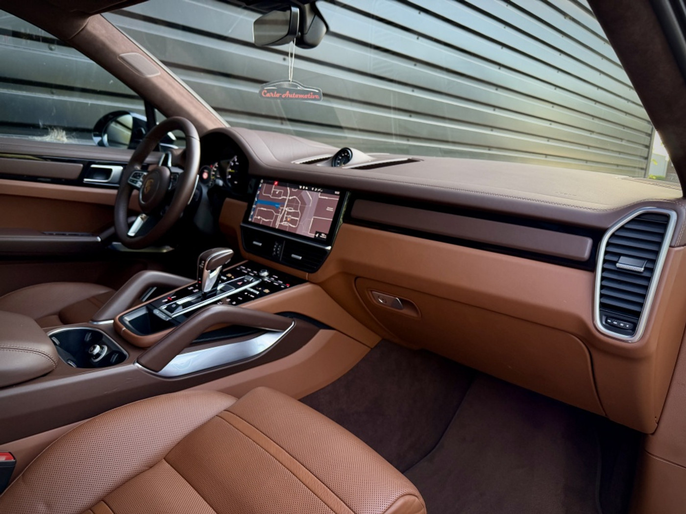 Foto van Porsche Cayenne Turbo S E-hybrid