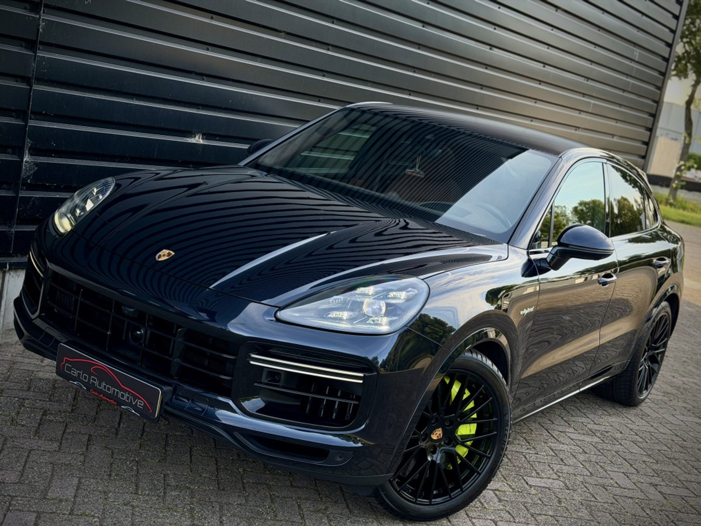Foto van Porsche Cayenne Turbo S E-hybrid