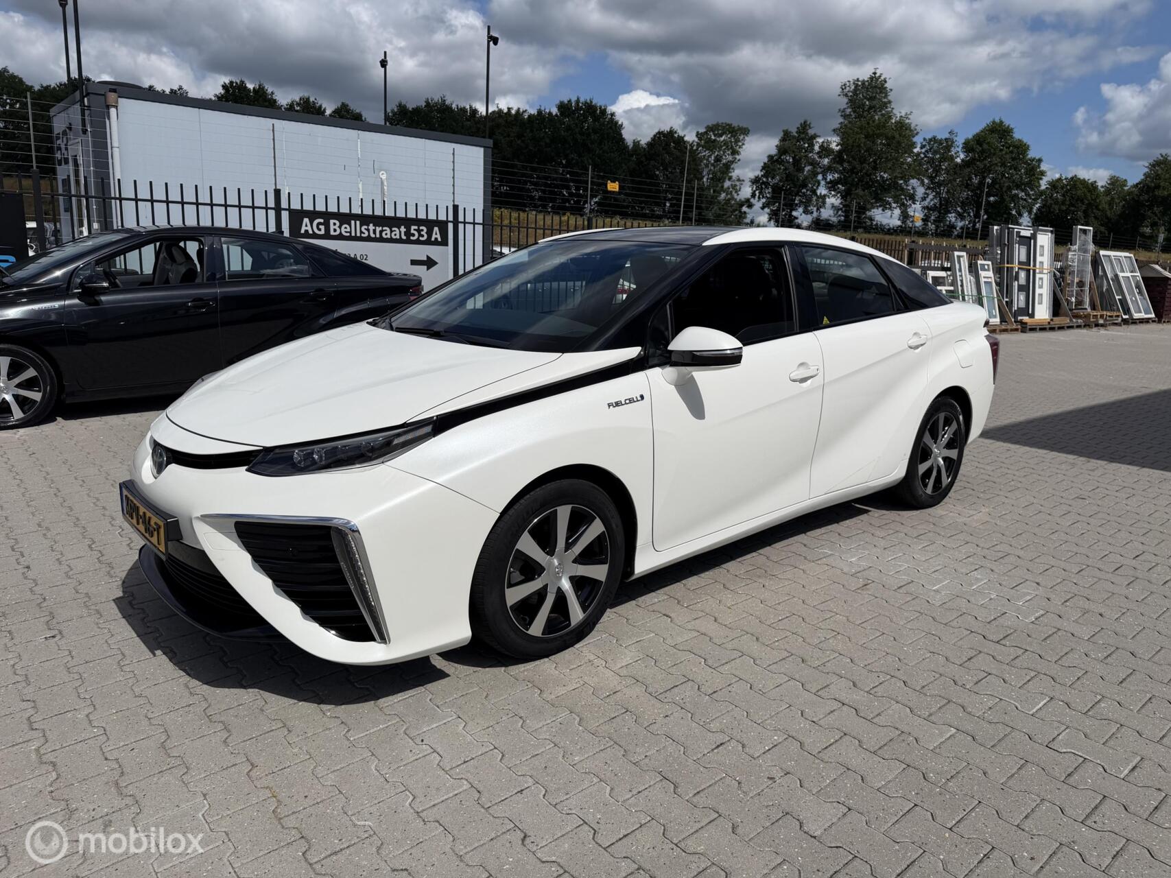 Toyota Toyota Mirai FCV Executive inclusief btw 2016 - voorkant