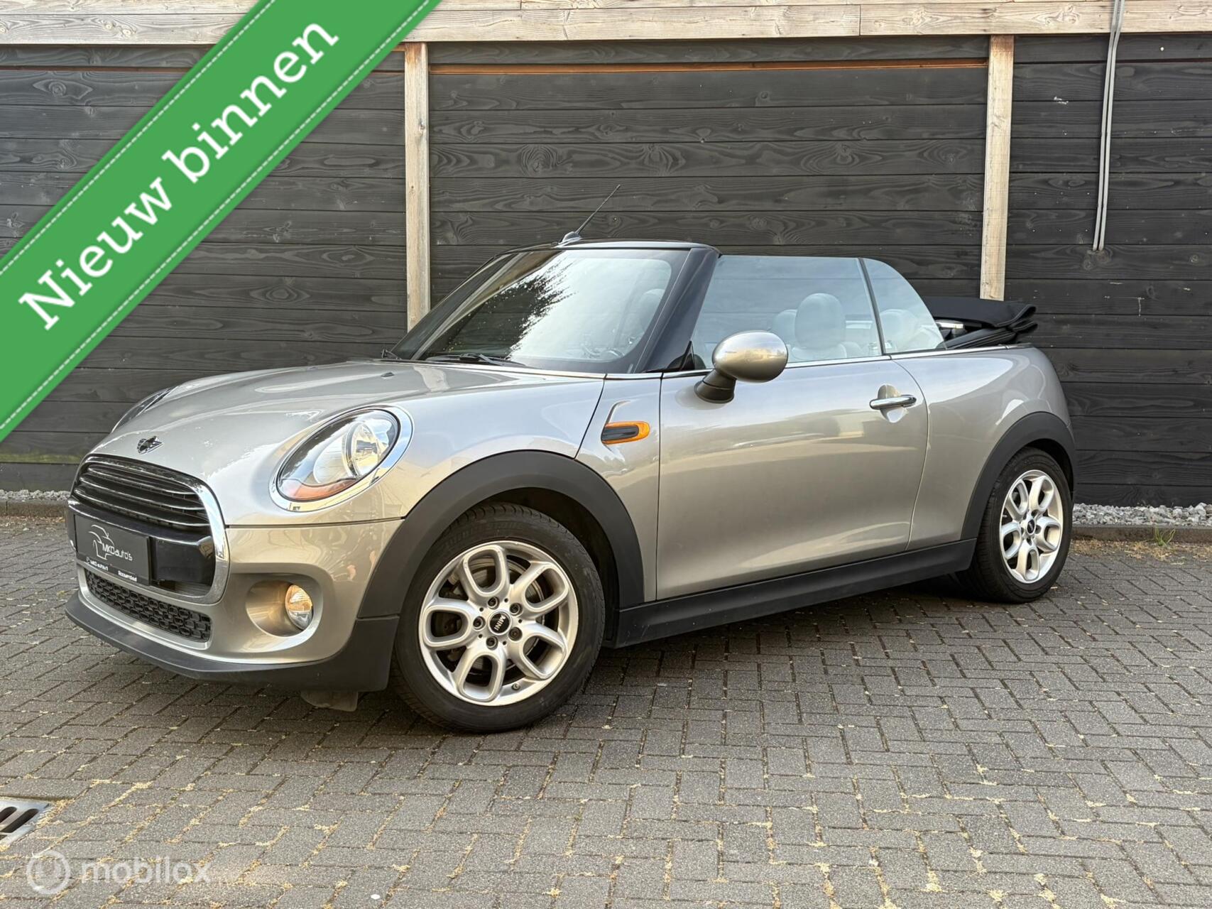 Mini Cabrio 1.5 Cooper Leder/Alcantara / LM / PDC / 38.982 KM 1e eig. 2017 - voorkant
