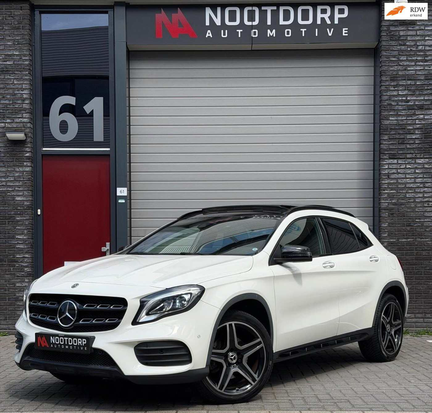 Mercedes-Benz Gla-klasse 250 4Matic/AMG/PANO/MEMORY/KEYLESS/CAMERA/VOL 2017 - voorkant
