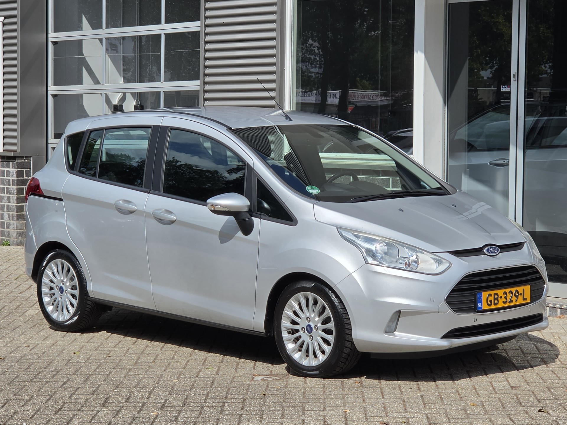 Foto van Ford B-max