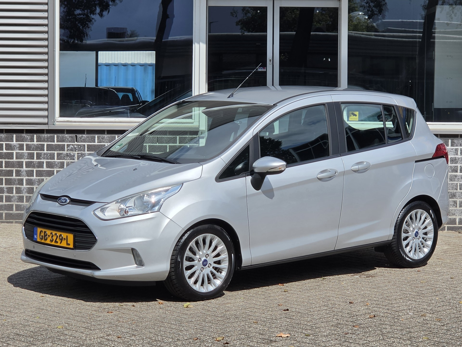 Foto van Ford B-max
