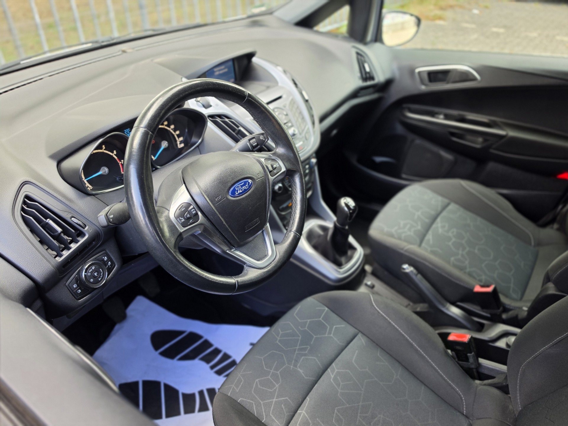 Foto van Ford B-max
