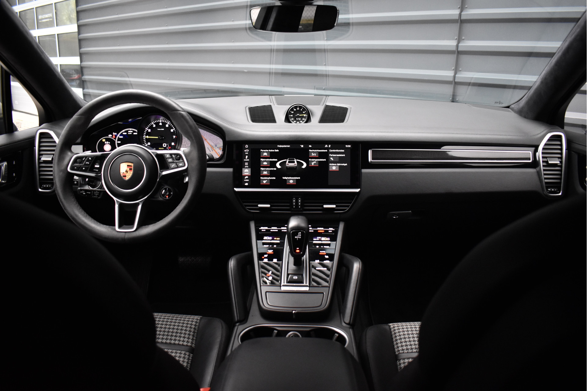 Foto van Porsche Cayenne E-hybrid