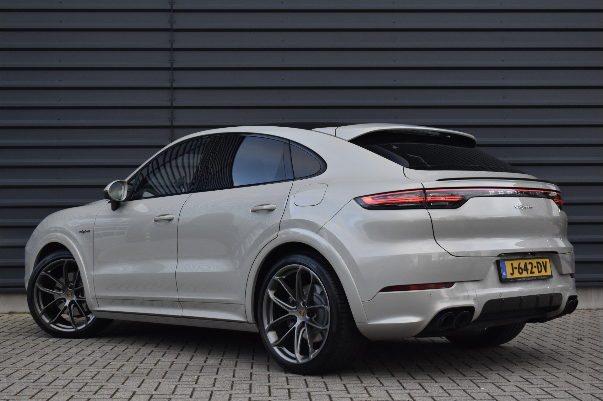 Foto van Porsche Cayenne E-hybrid