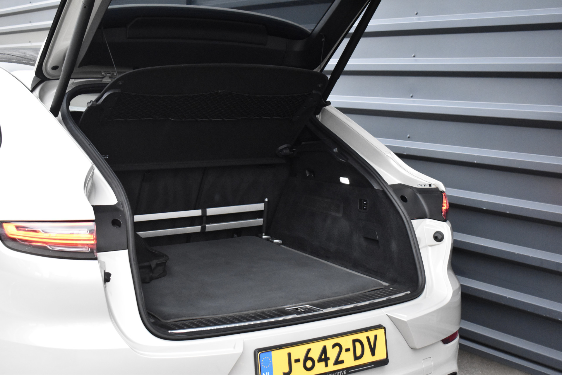 Foto van Porsche Cayenne E-hybrid