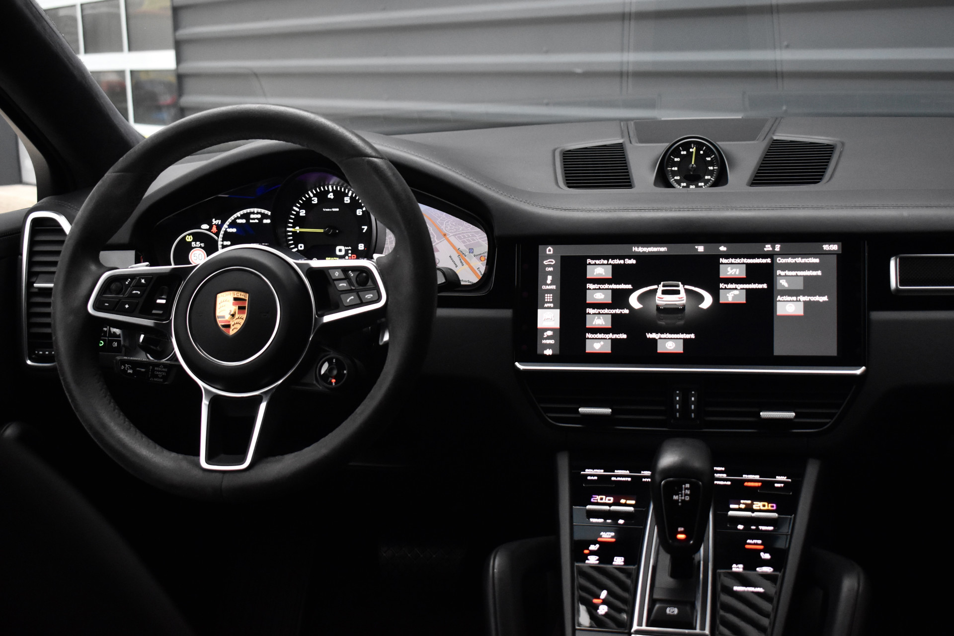Foto van Porsche Cayenne E-hybrid