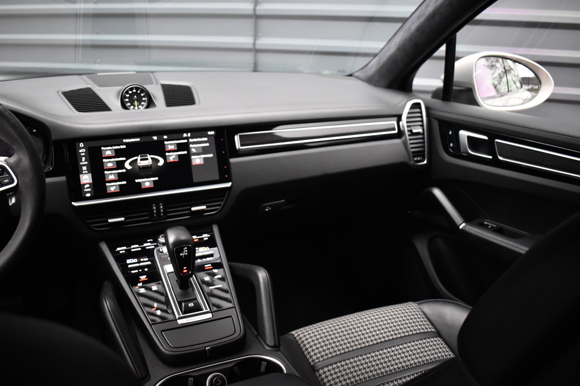 Foto van Porsche Cayenne E-hybrid
