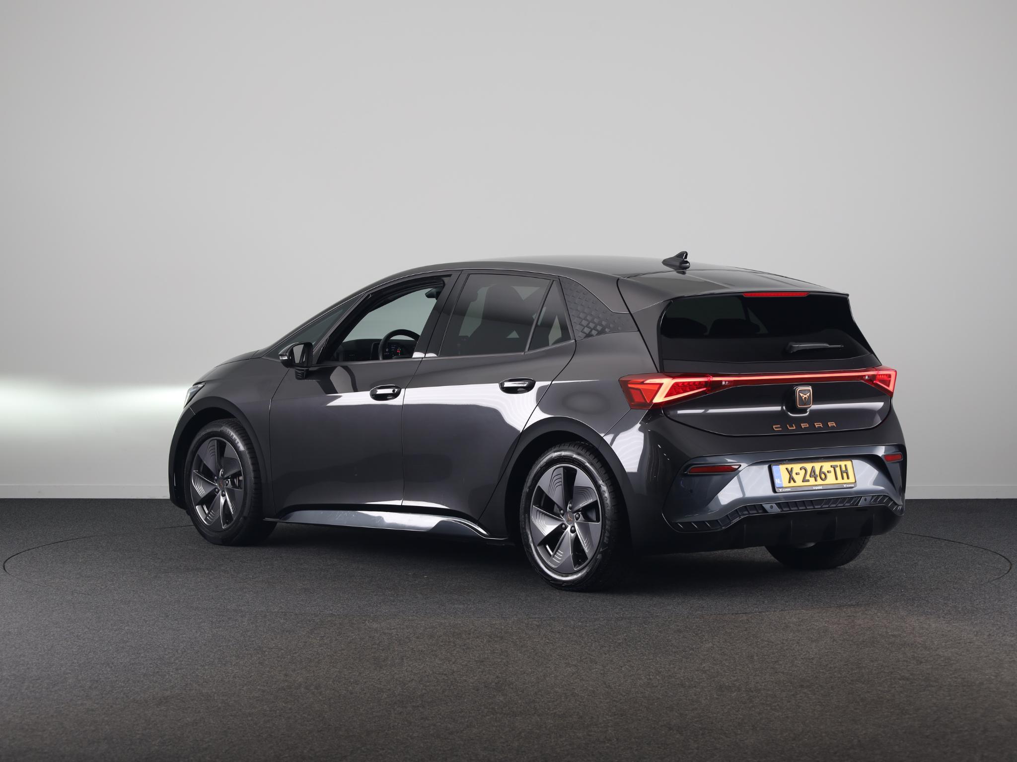 Foto van Cupra Born 150 KW 58/62 KWH