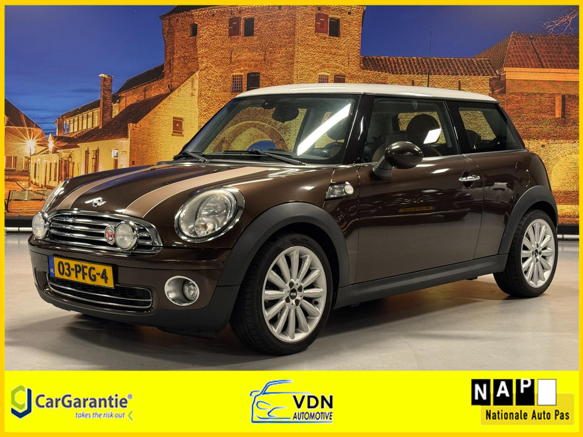 Mini Cooper 1.6 Mayfair Leer Cruise Control & Climate Control 2011 - voorkant