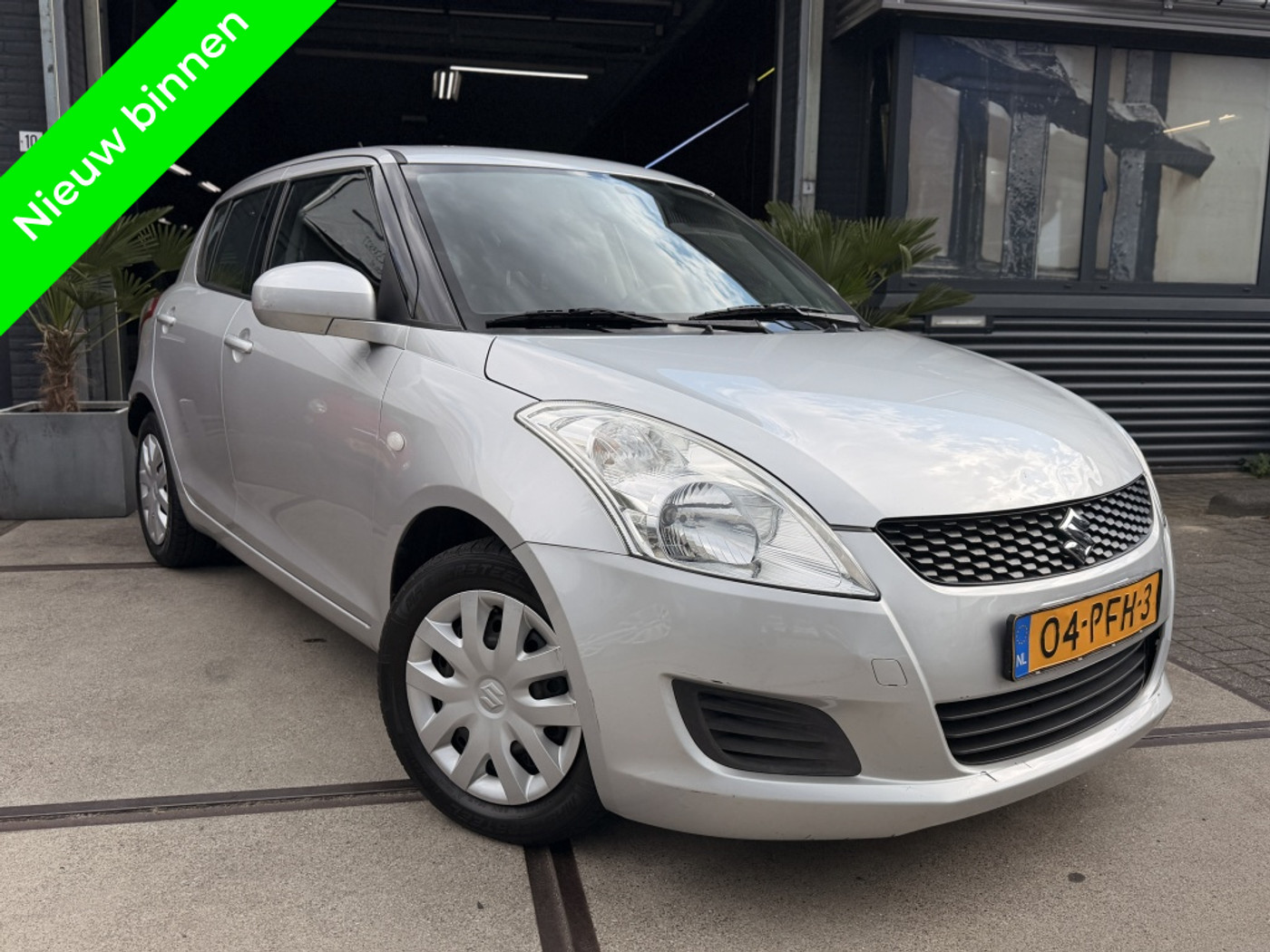 Suzuki Swift 1.2 Comfort EASSS 2011 - voorkant