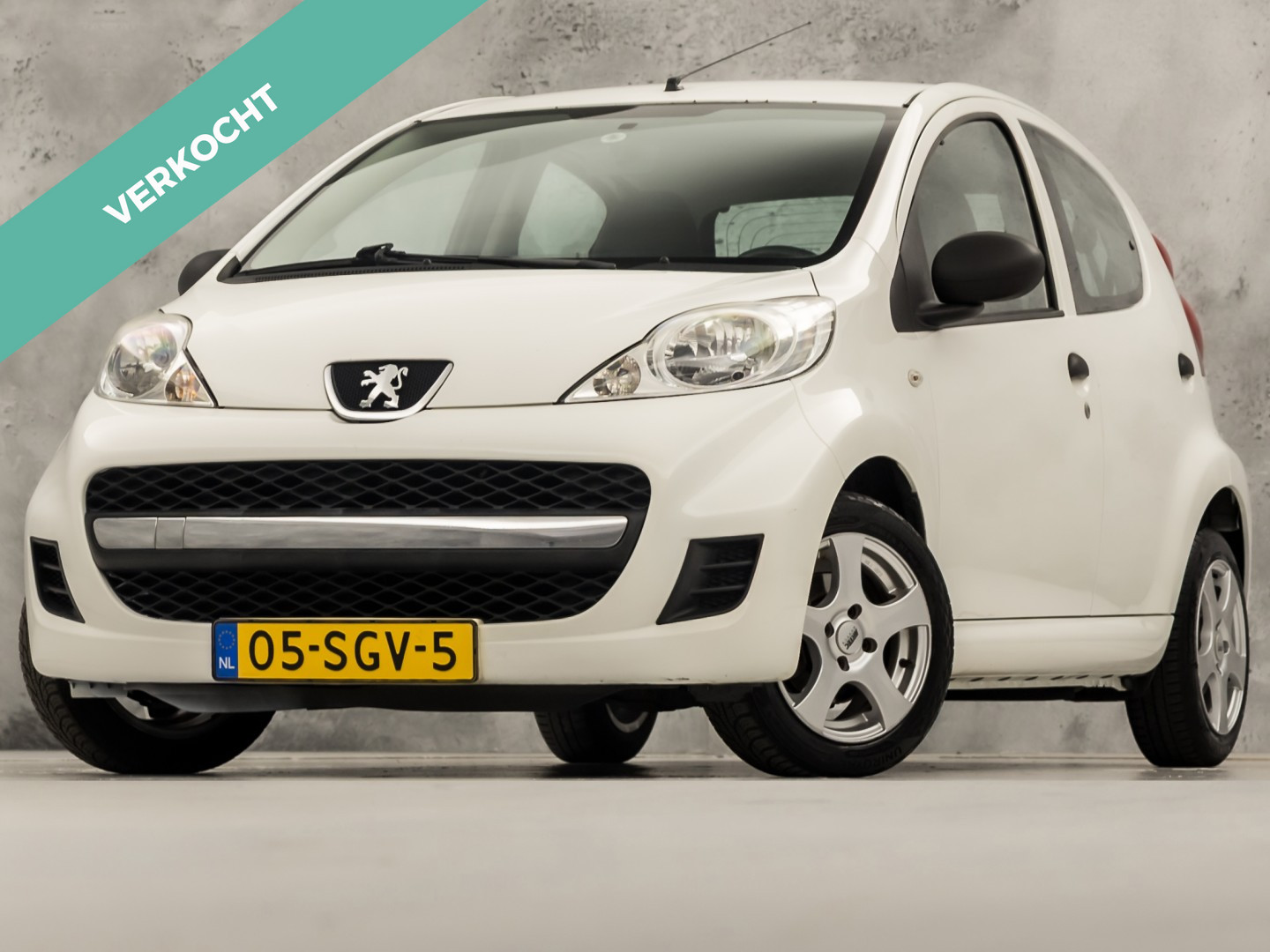 Peugeot Peugeot 107 1.0-12V XR Sport 2011 - voorkant