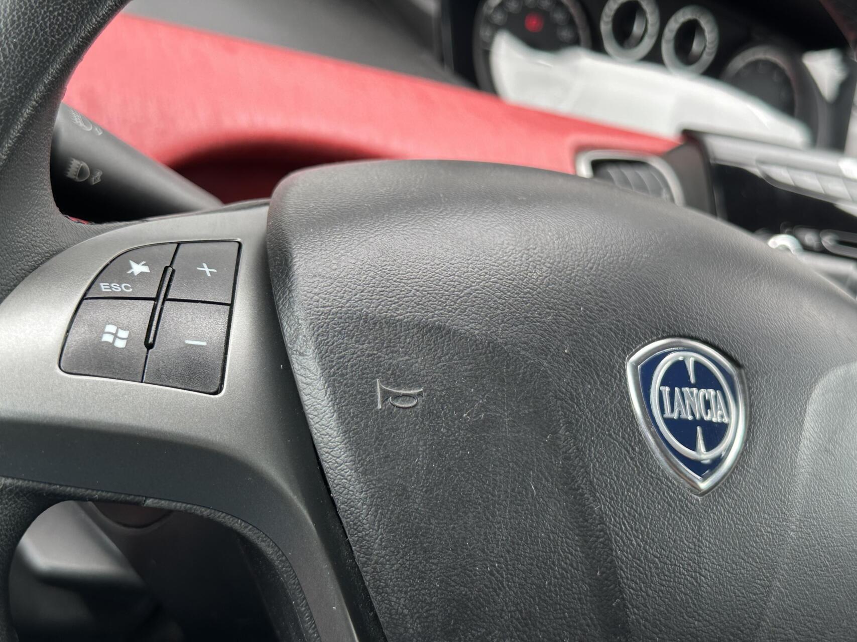 Foto van Lancia Ypsilon