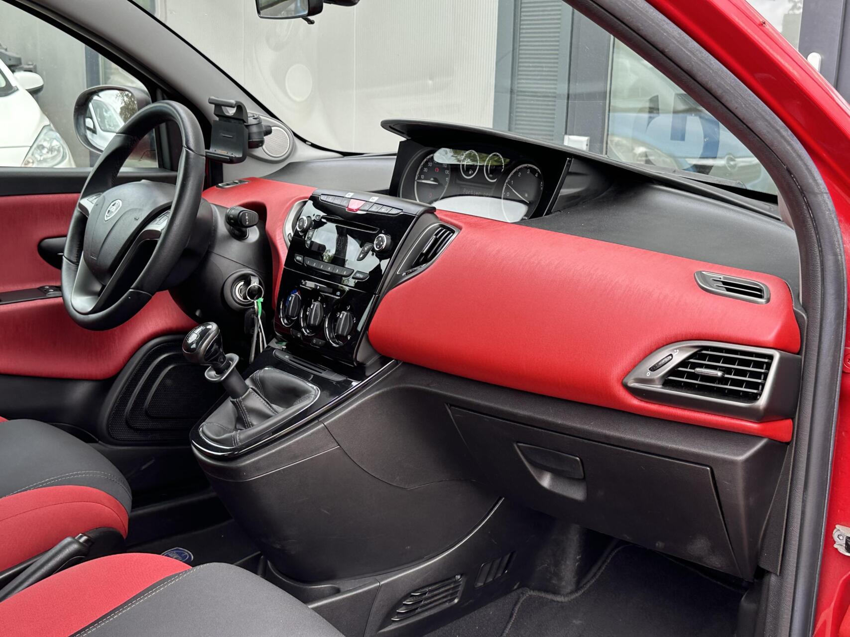 Foto van Lancia Ypsilon