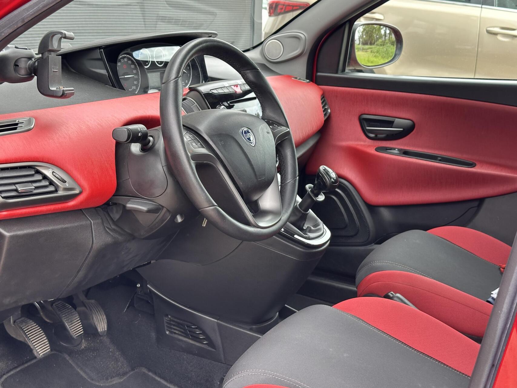Foto van Lancia Ypsilon
