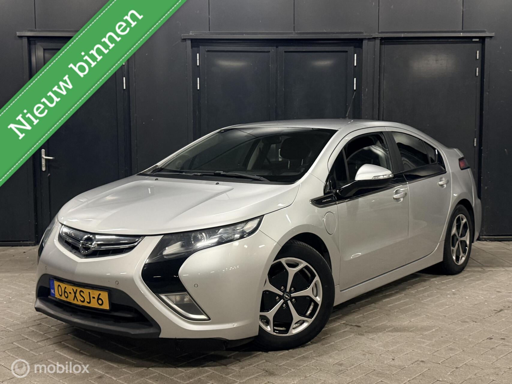 Opel Ampera 1.4 leder/stoelverwarming/trekhaak/pdc/bose 2012 - voorkant