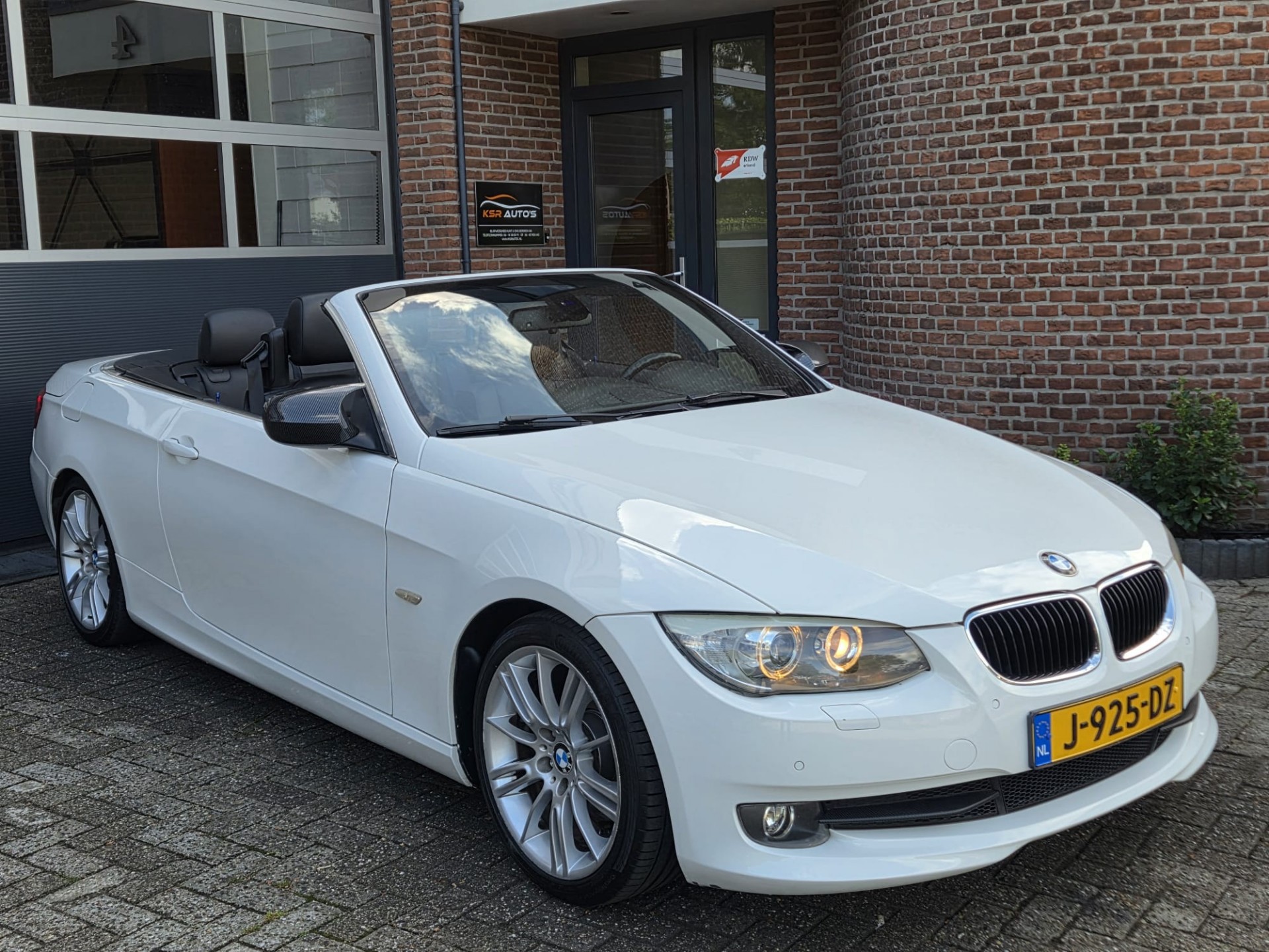 BMW 328i 330i High Executive | Leer | Clima | Xenon | PDC | 2011 - voorkant