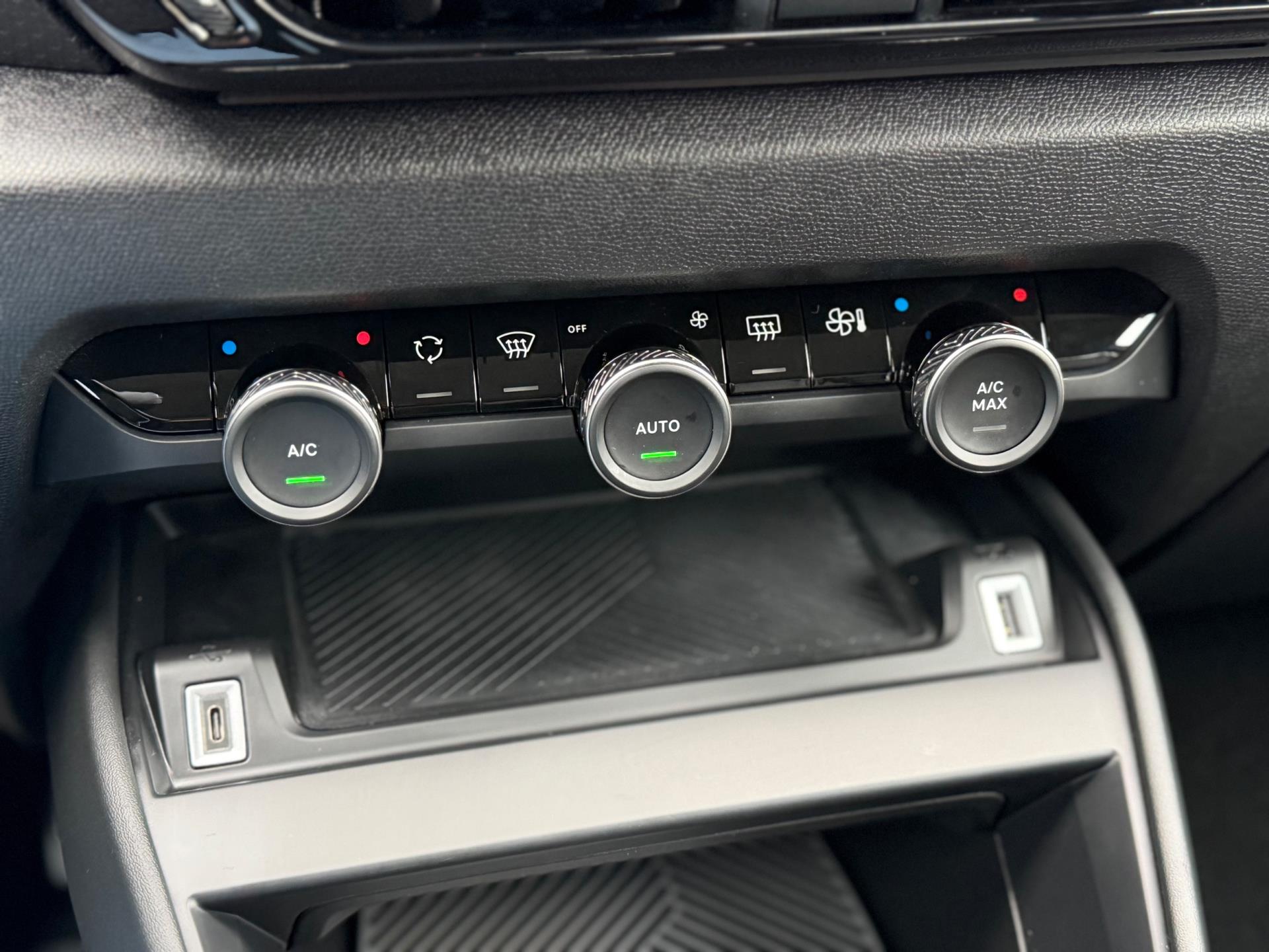 Foto van Citroen E-c4