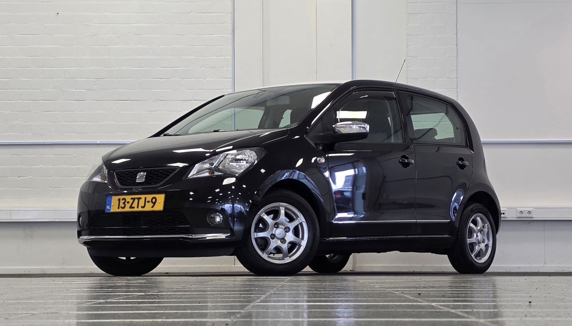 Seat Mii 1.0i Style Automaat Airco 5d Garantie LM velgen Mooi! 2013 - voorkant