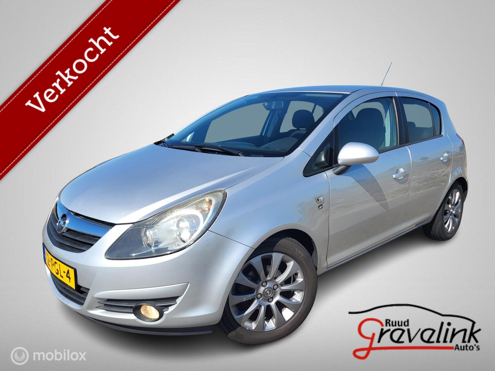 Opel Corsa 1.4-16V Edition 2011 - voorkant
