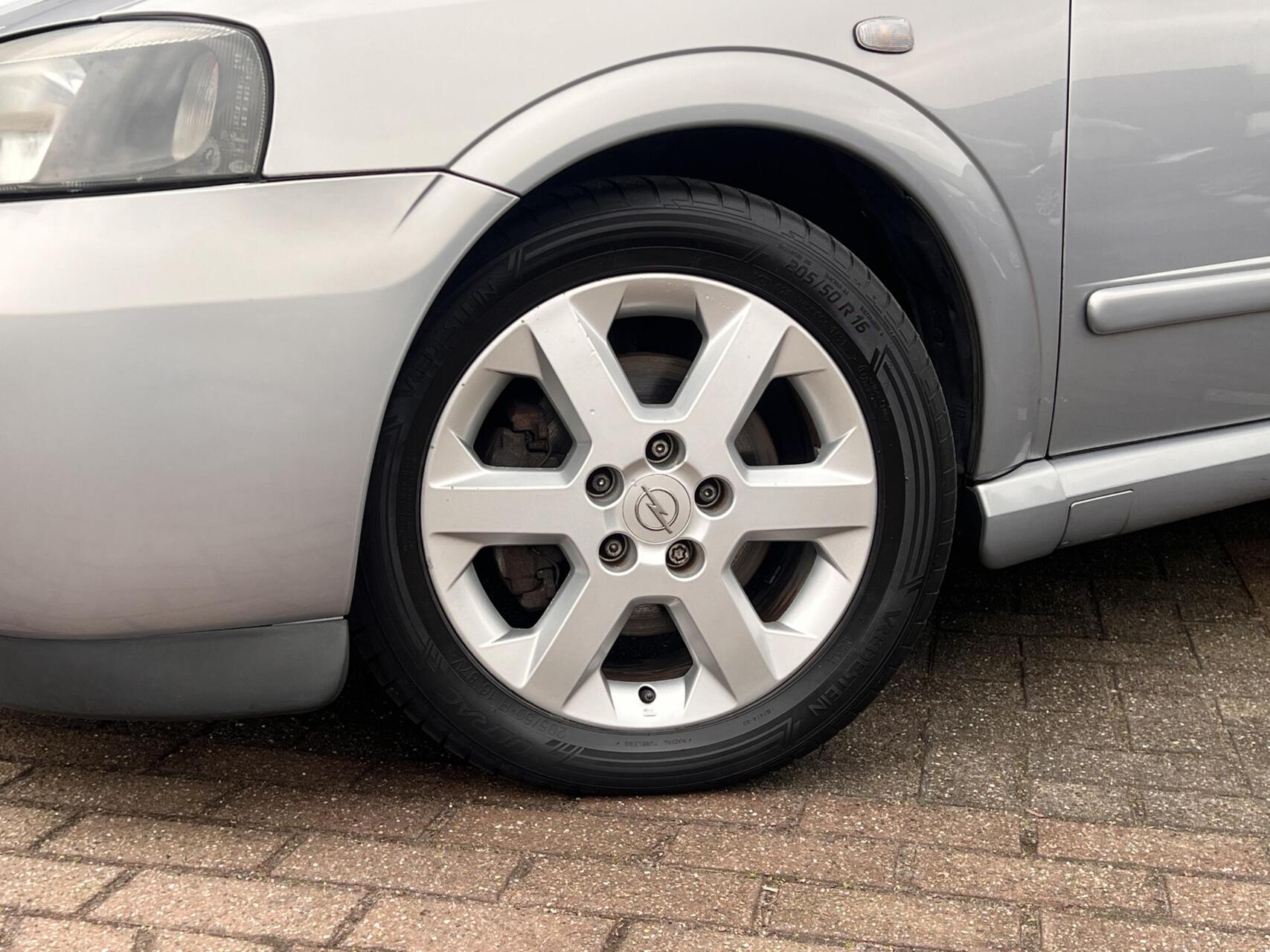 Foto van Opel Astra-g-coupe